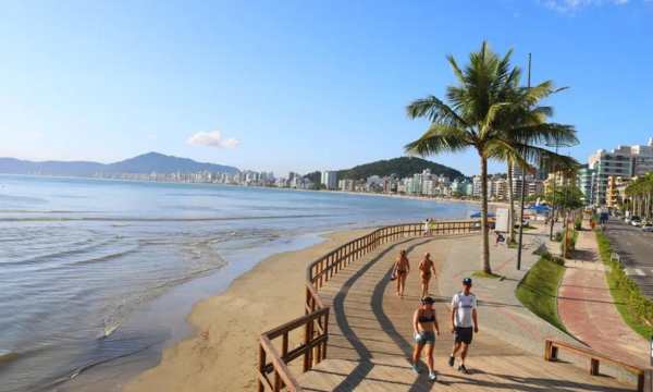 Playa de Itapema, Santa Catarina (Fuente - Google)