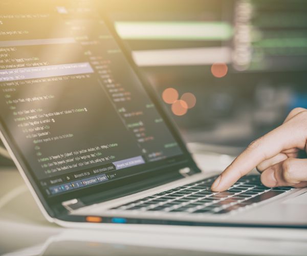 ¿Por dónde Empezar para Convertirte en un Programador Web? 5 Pasos Prácticos