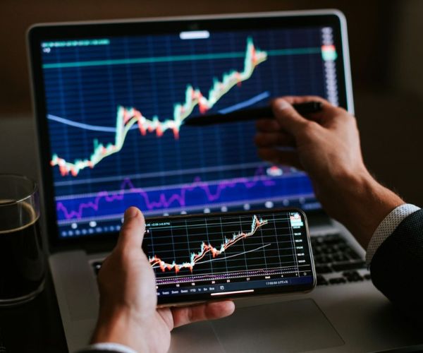 Acciones con Dividendos: Cómo Vivir de Ingresos Pasivos